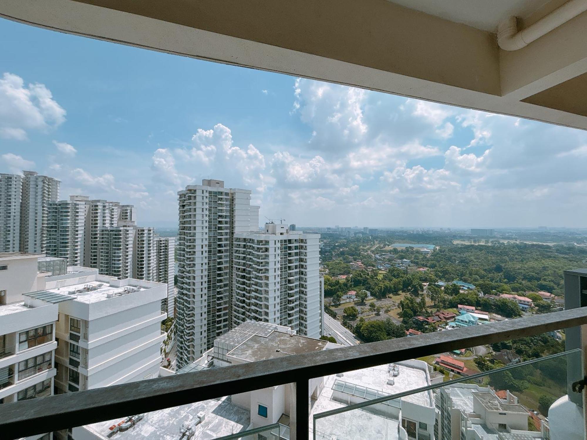 Seafront Country Garden Danga Bay By Lions Bay Apartment Johor Bahru Room photo
