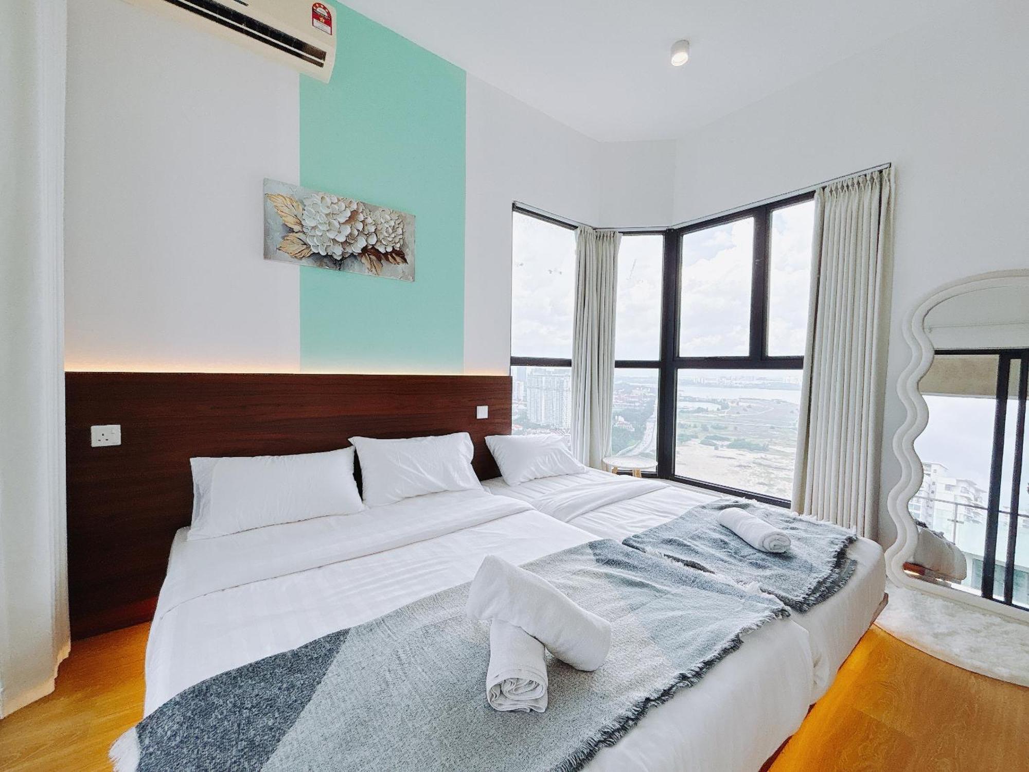 Seafront Country Garden Danga Bay By Lions Bay Apartment Johor Bahru Room photo